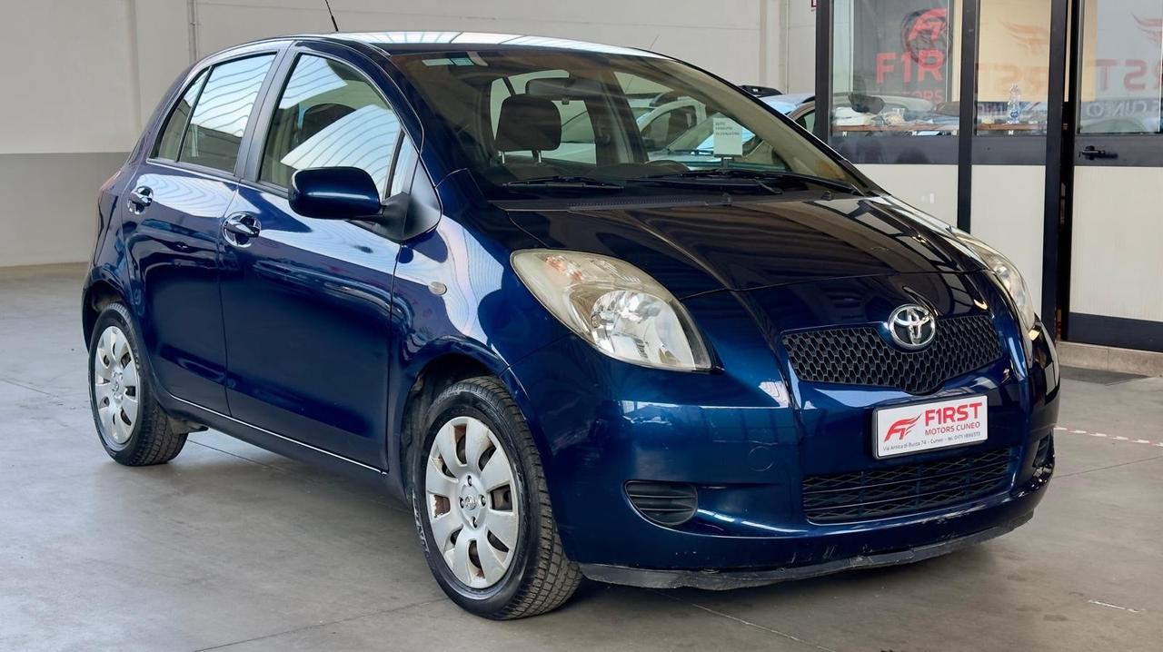 Toyota Yaris 1.0 5 porte Sol