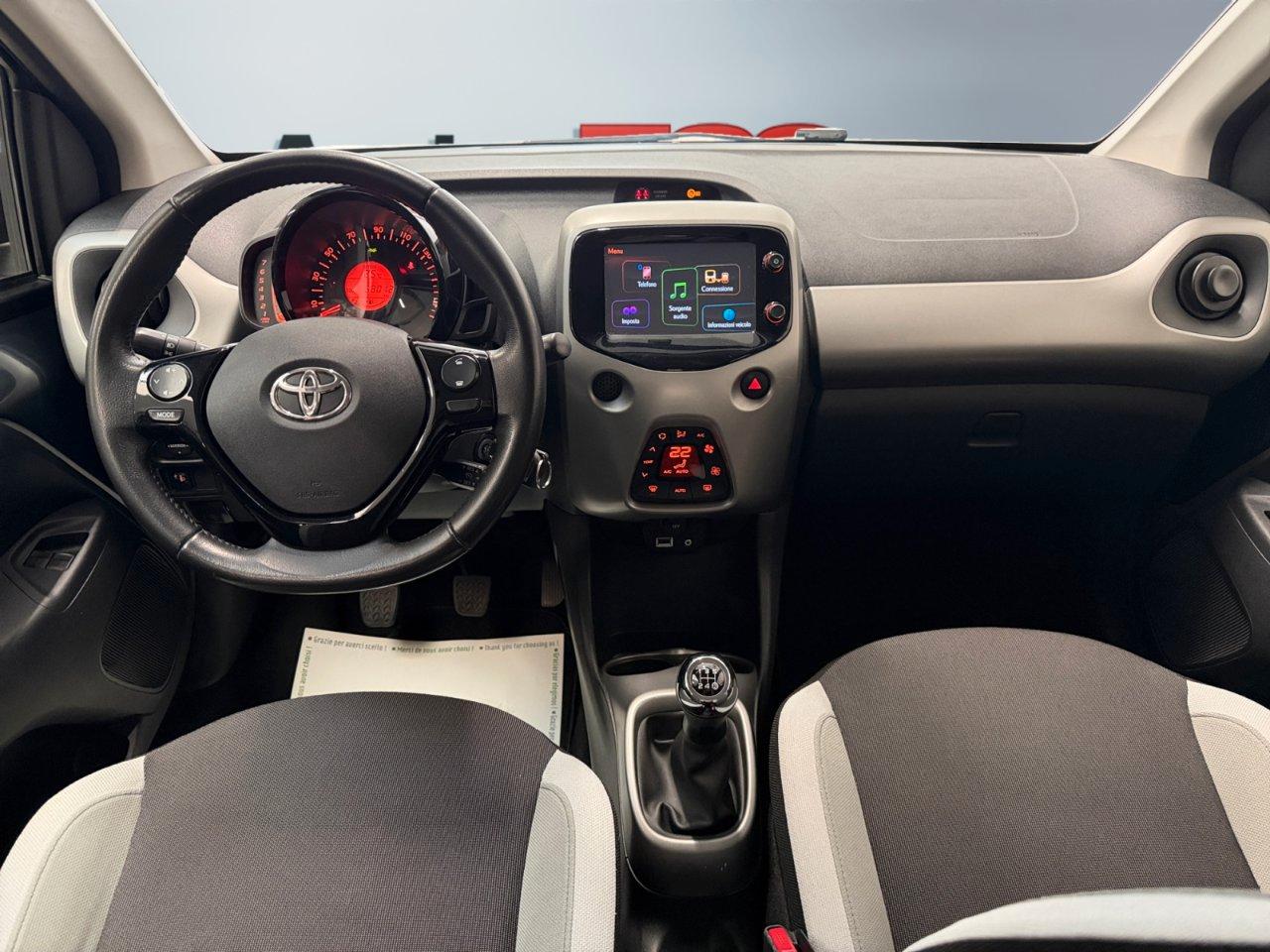 Toyota Aygo 5 Porte Aygo 5p 1.0 x-play my15