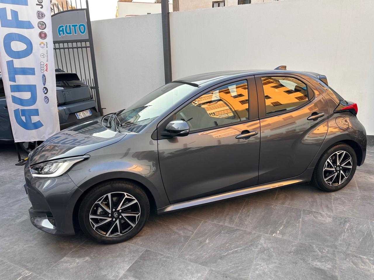 Toyota Yaris 1.5 Hybrid 5 porte Trend