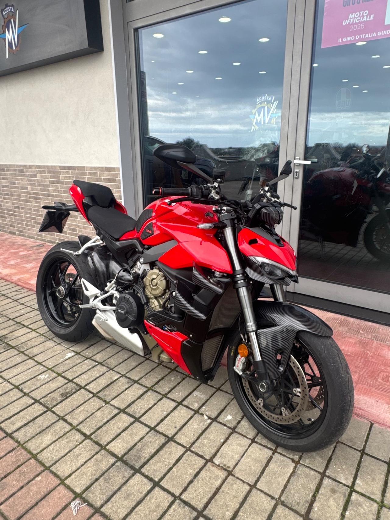 Ducati Streetfighter V4 Performance