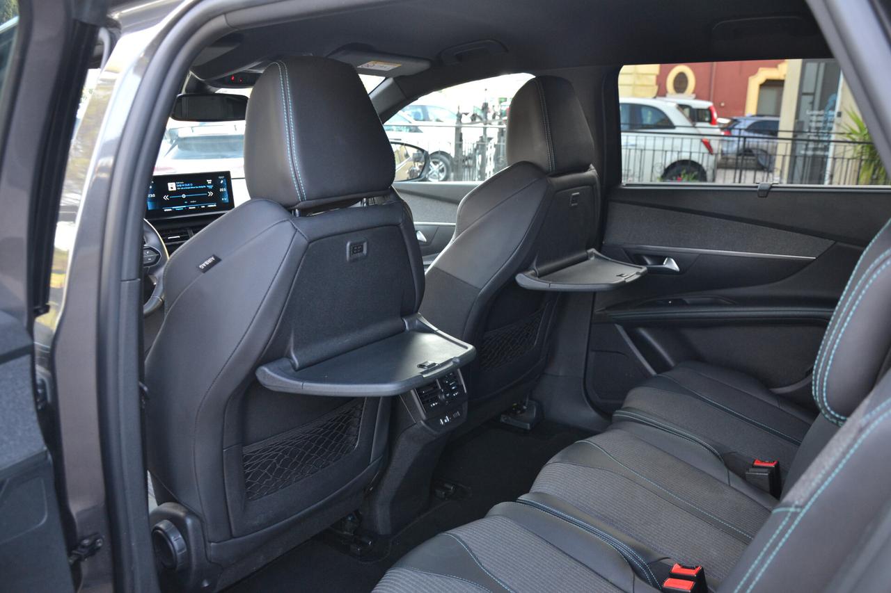 Peugeot 5008 1.5 HDi 130CV 7POSTI AUT.+NAV+LED+RCAM+PELLE+PDC