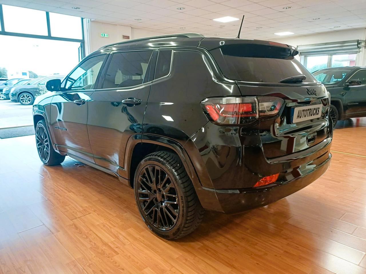 Jeep Compass 1.6 Multijet II 2WD Night Eagle