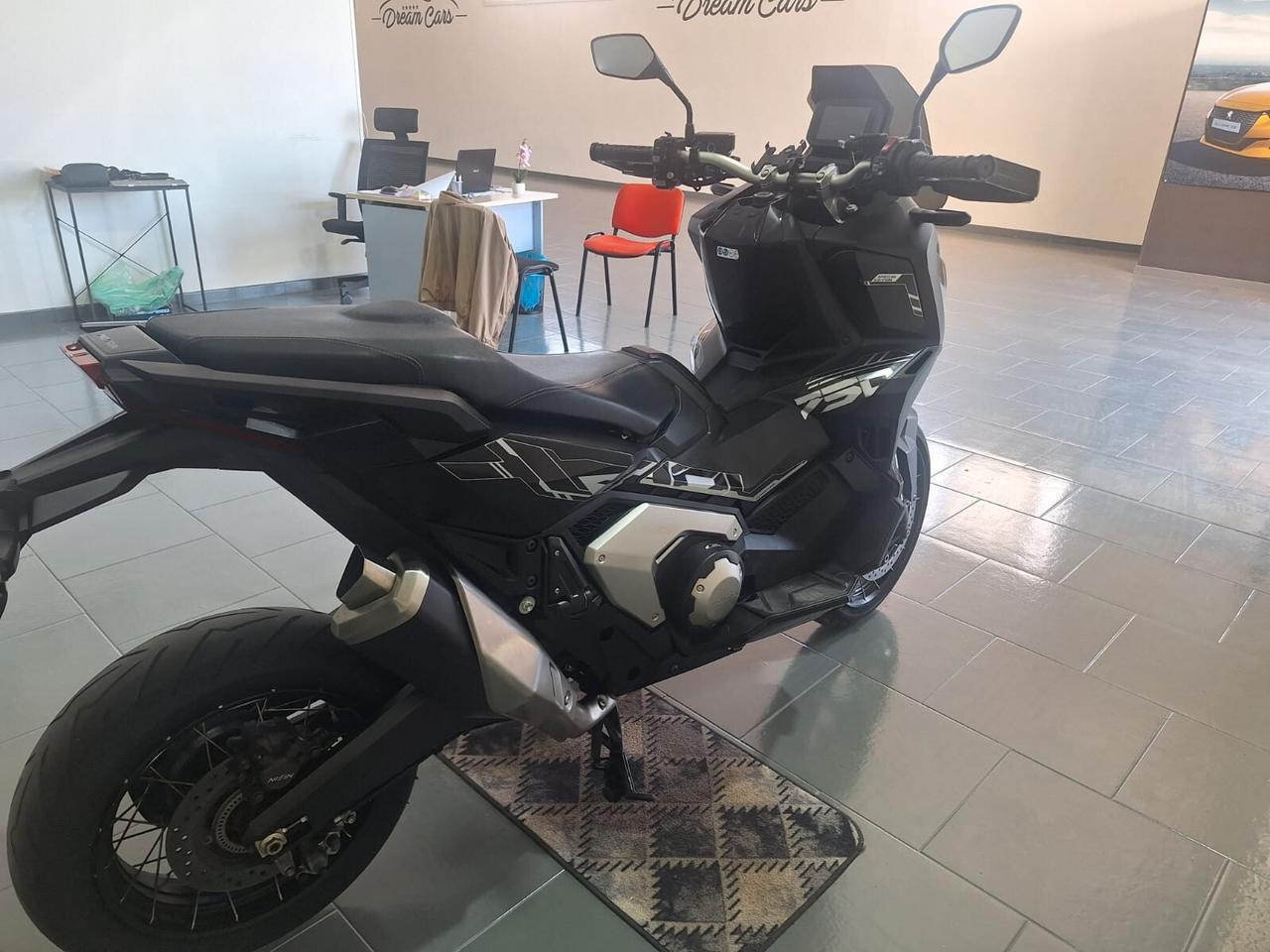 Honda X-ADV 750 2024