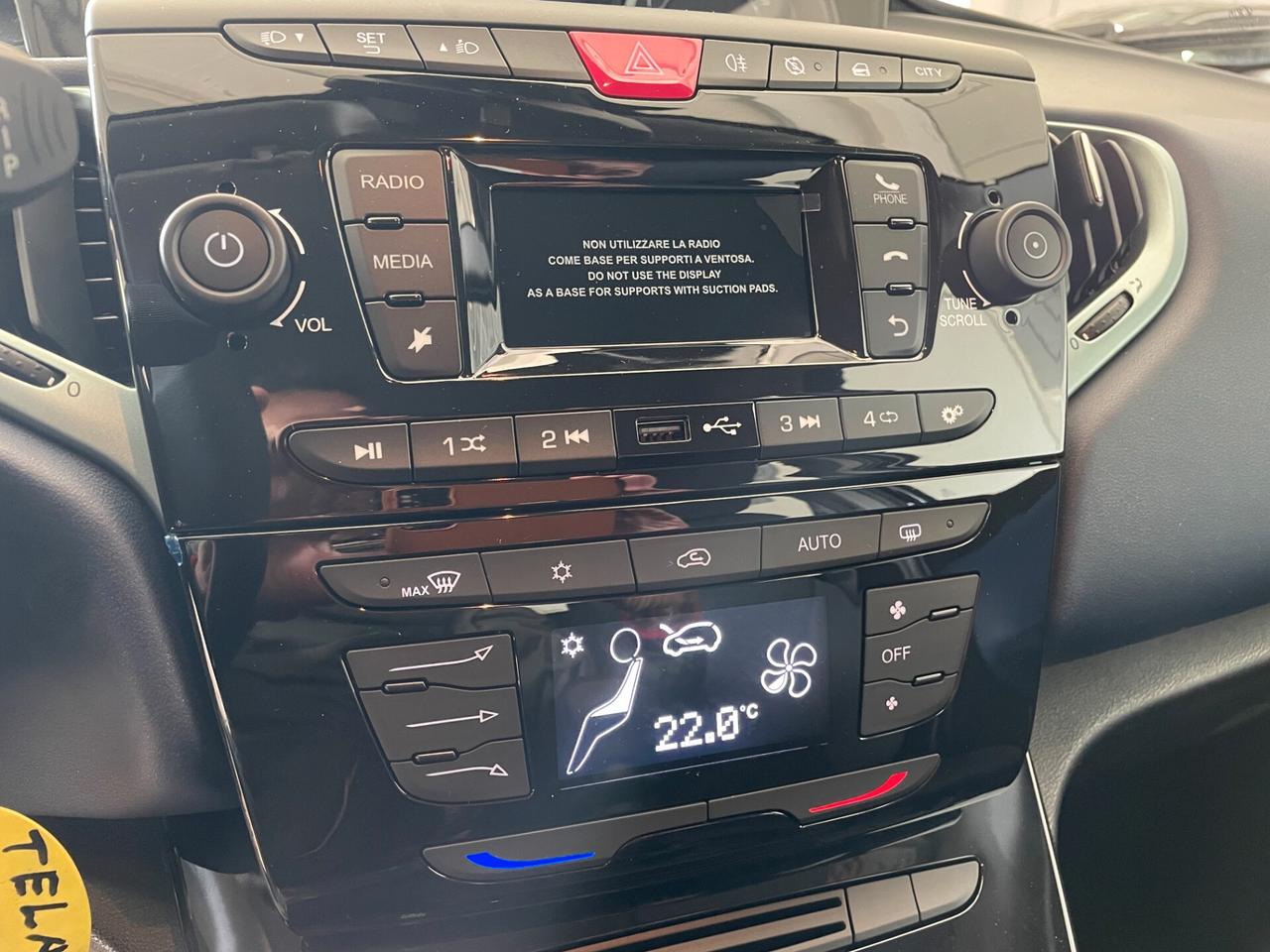 Lancia Ypsilon 1.0 FireFly 5 porte S&S Hybrid Oro