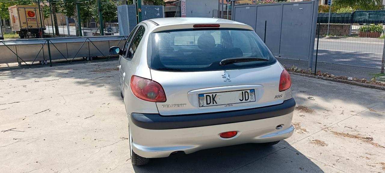 Peugeot 206 1.1 5p. XT