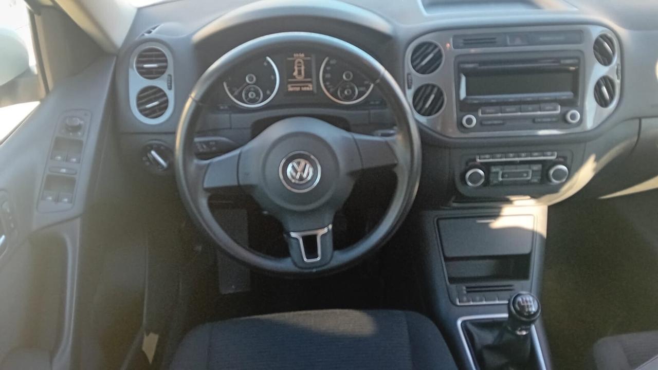 Volkswagen tiguan 2.0 tdi- full-2015