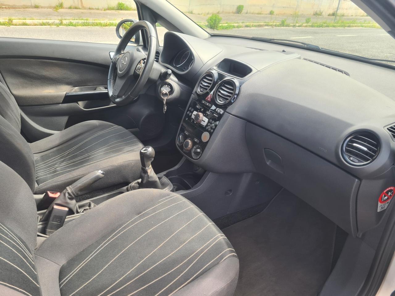 Opel Corsa 1.2 SOLI 110000 KM