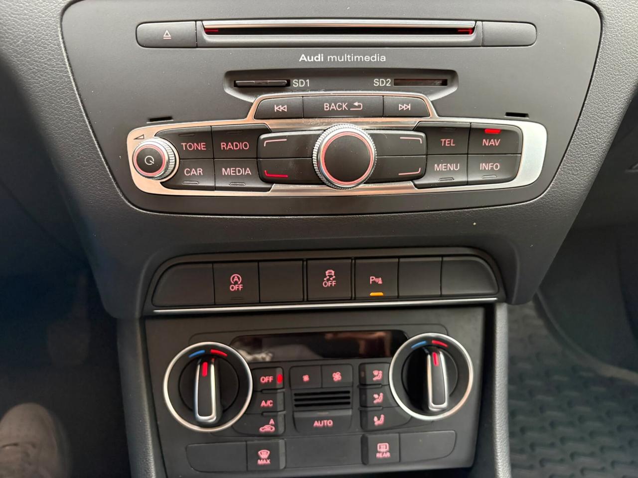 Audi Q3 2.0 TDI 120 CV Business