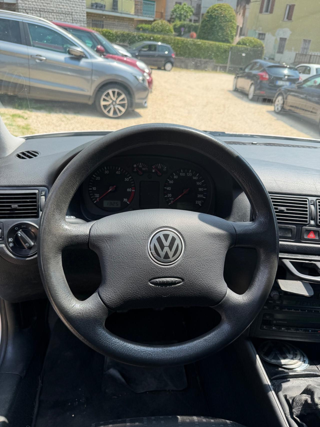 Volkswagen GOLF 1.4 KMCERT INTROVABILE