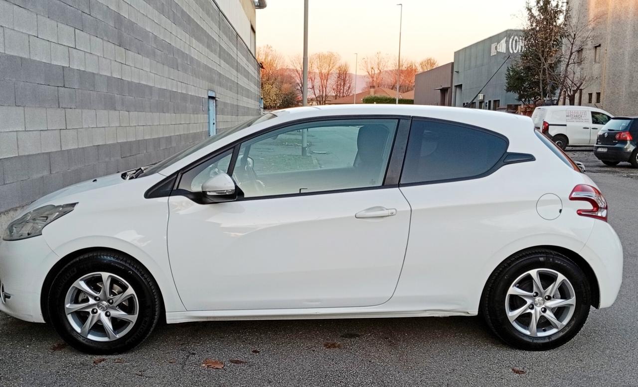 Peugeot 208 PureTech Allure 2014Benzina Neop Trattabile