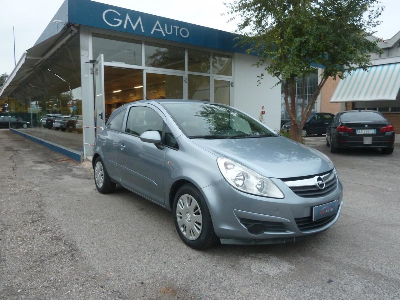 Opel Corsa 1.2 3 porte Club Ok Neopatentati