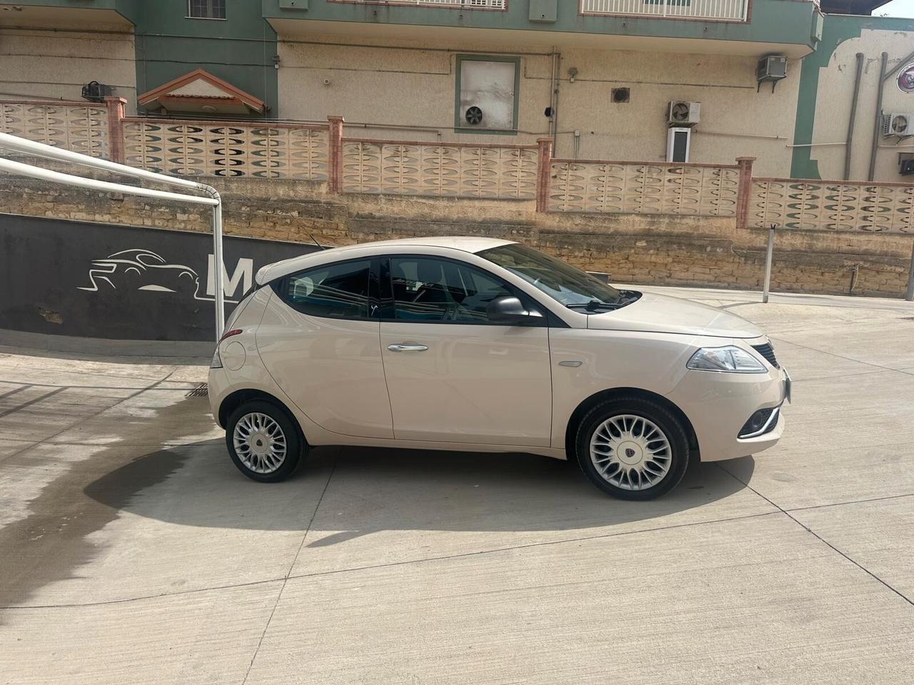 Lancia Ypsilon 1.2 69 CV 5 porte Gold