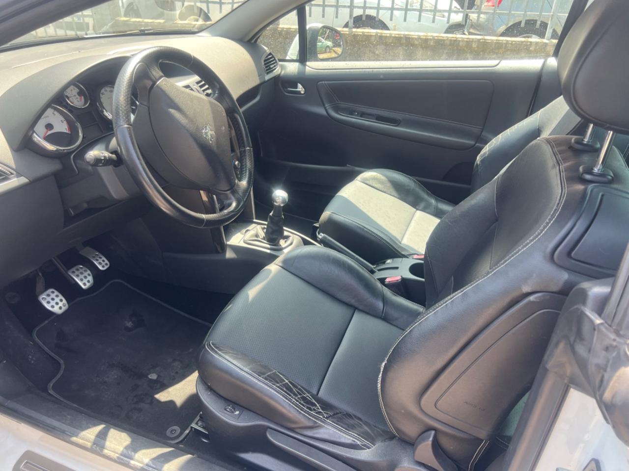 Peugeot 207 1.6 VTi 120CV CC Féline