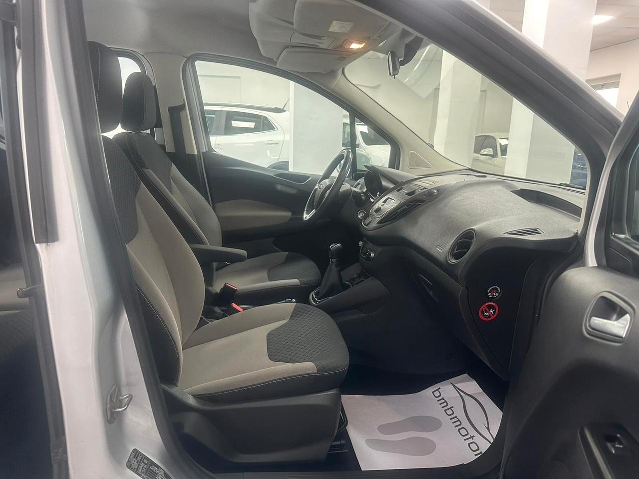 Ford Tourneo Courier 1.0 EcoBoost 100 CV Titanium