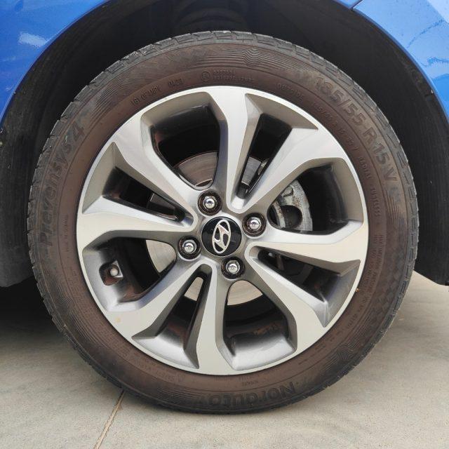 HYUNDAI i10 1.0 MPI Go!
