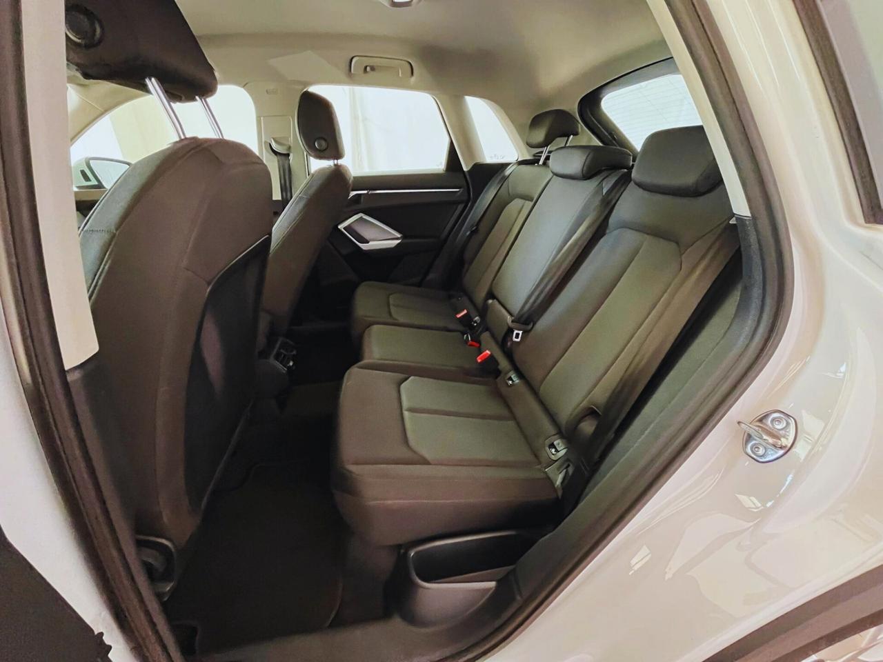 Audi Q3 40 TDI quattro S tronic Business