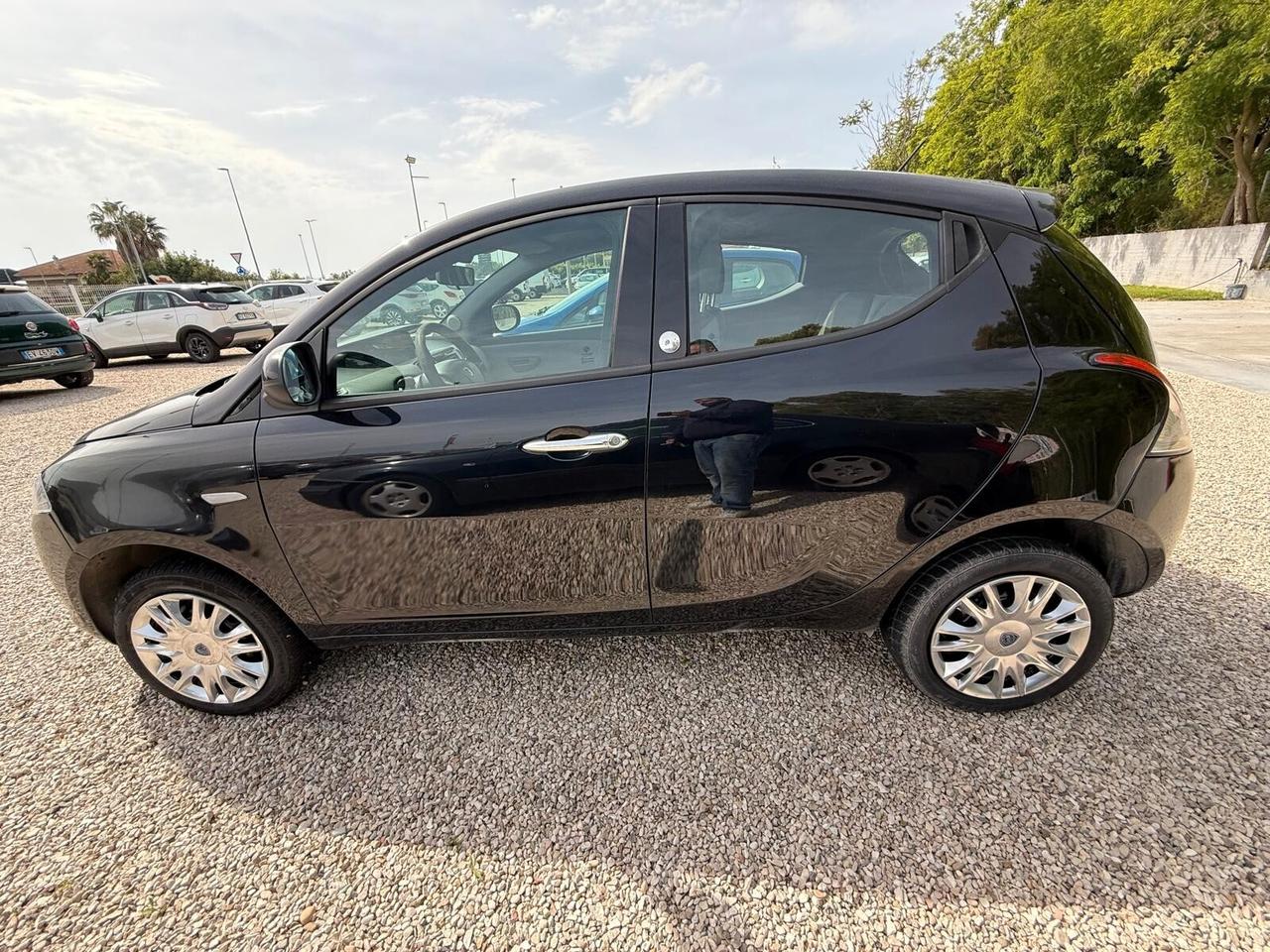 Lancia Ypsilon 0.9 TwinAir 85 CV 5 porte Metano Ecochic Gold