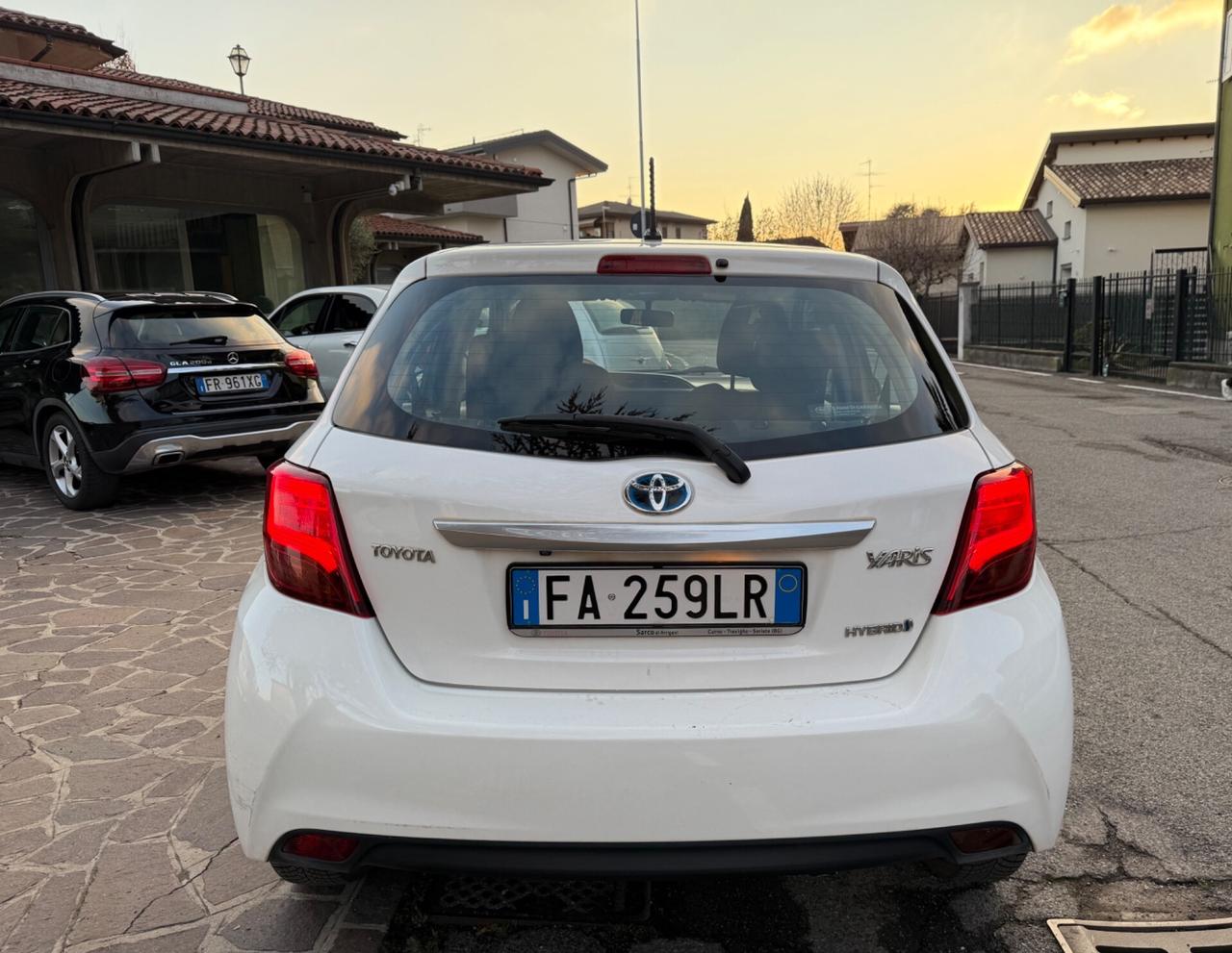 Toyota Yaris 1.5 Hybrid 5 porte Cool