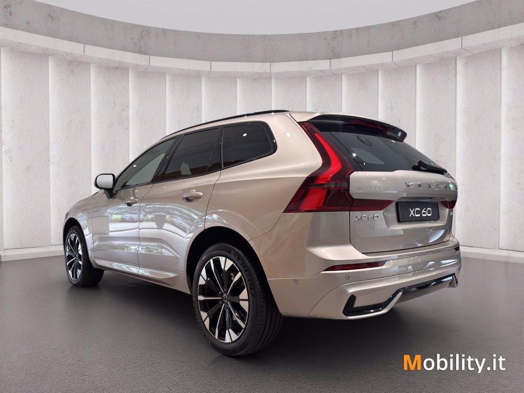 VOLVO XC60 2.0 b5 mhev Ultra Dark awd auto del 2025