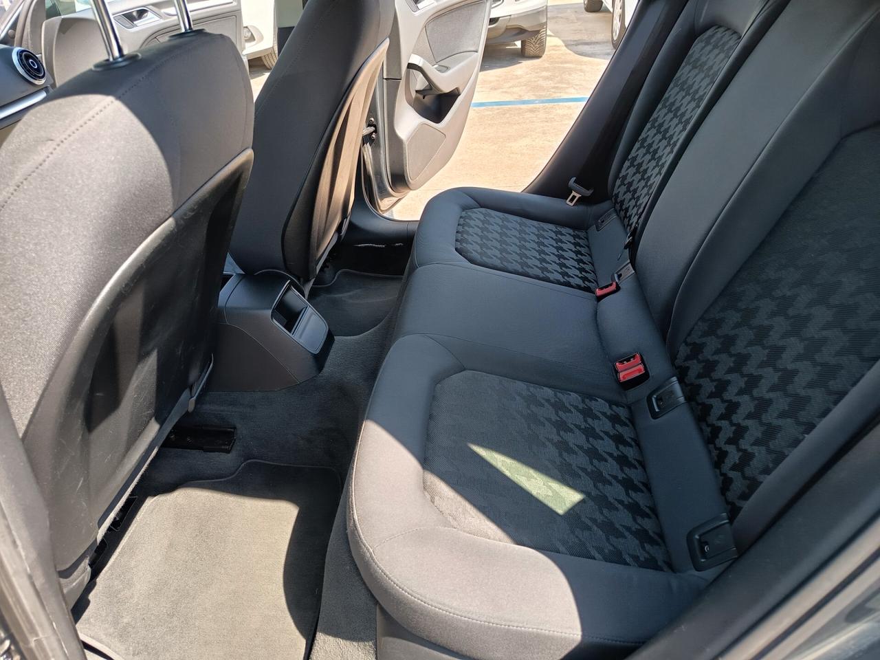 Audi A3 SPB 1.6 TDI Ambiente