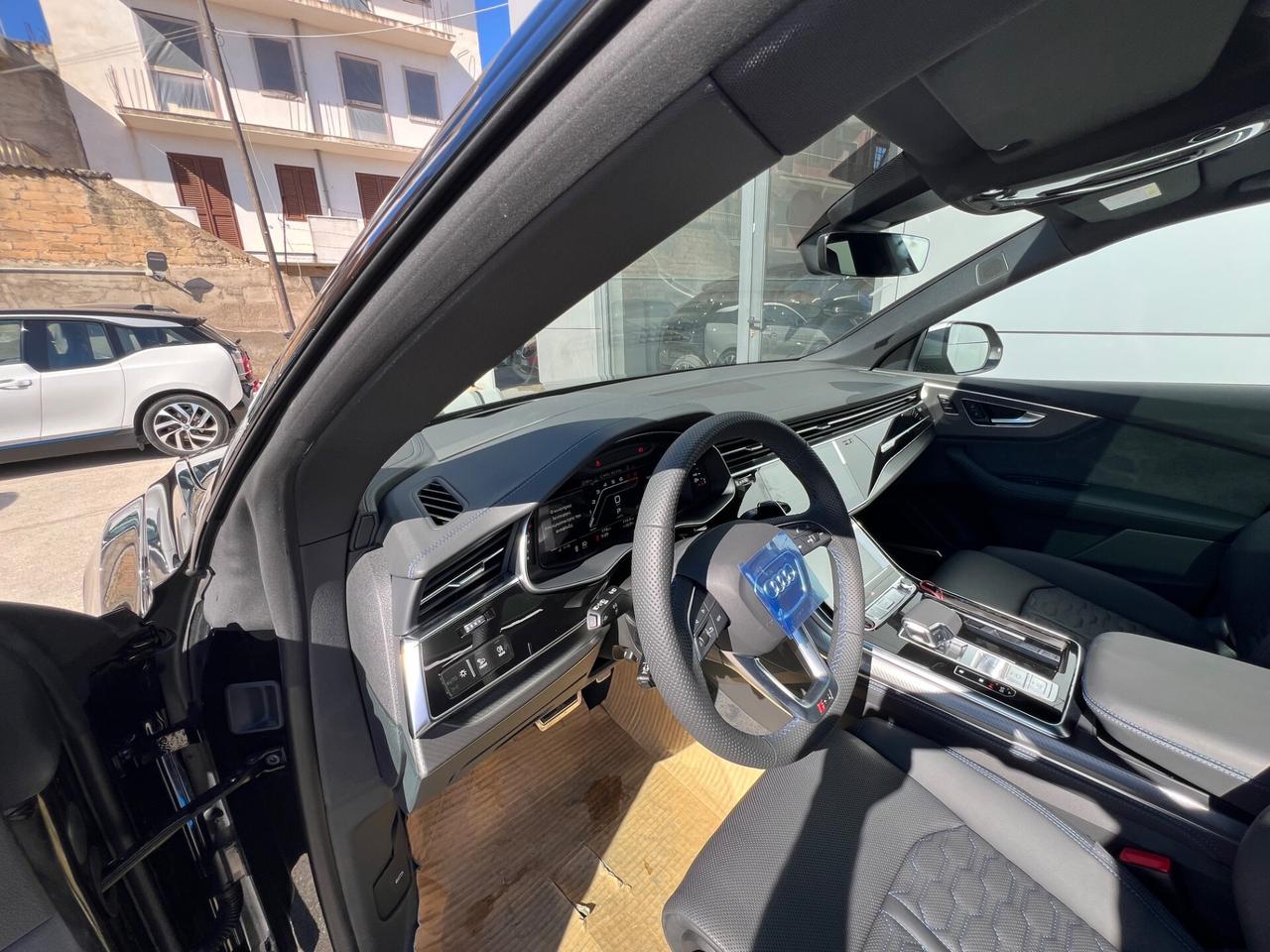 Audi RSQ8 performance possibilità noleggio no scoring
