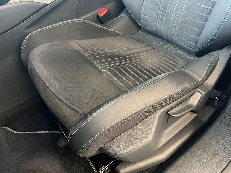 Peugeot e-3008 210cv 73 kWh GT