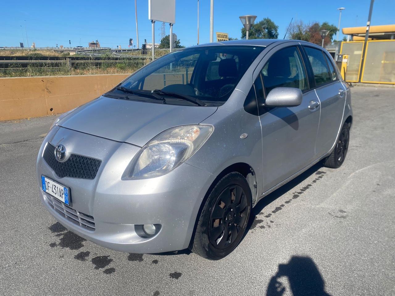 Toyota Yaris 1.0 5 porte Sol