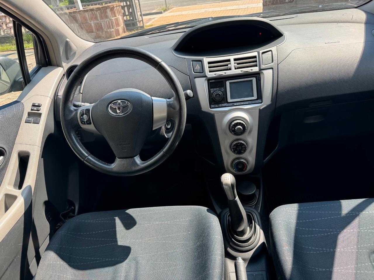 Toyota Yaris 1.3 5 porte Navi NEOPATENTATI