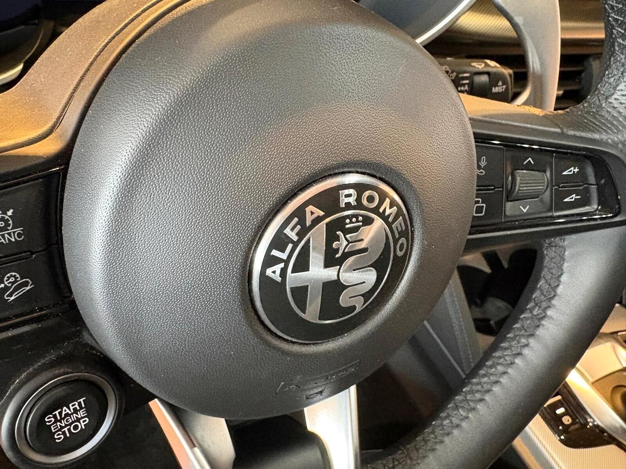 Alfa Romeo Stelvio VELOCE 2.2 Turbodiesel AT8 Q4 SPOTICAR