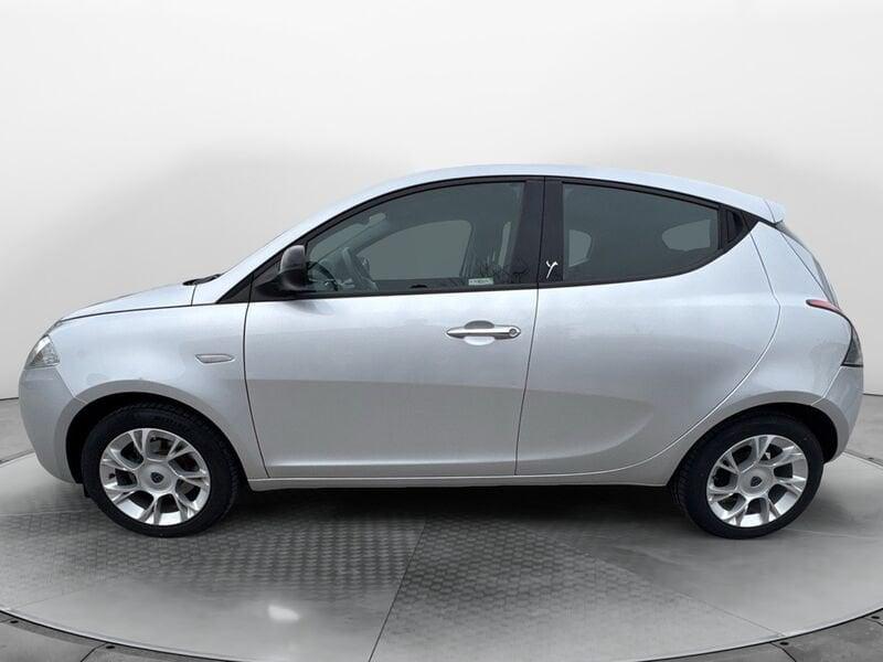 Lancia Ypsilon 1.2 69 CV 5 porte Gold