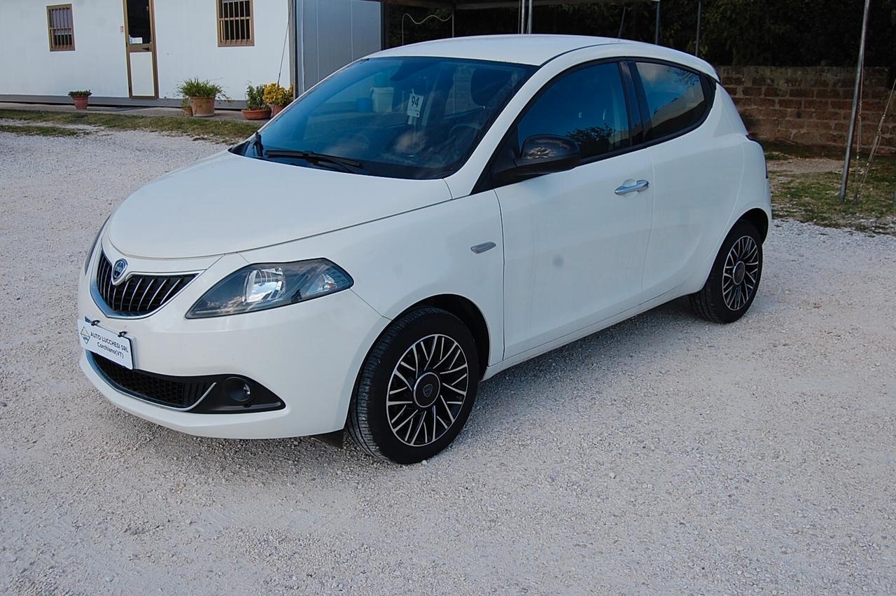 Lancia Ypsilon 1.0 FireFly 5 porte S&S Hybrid Platino