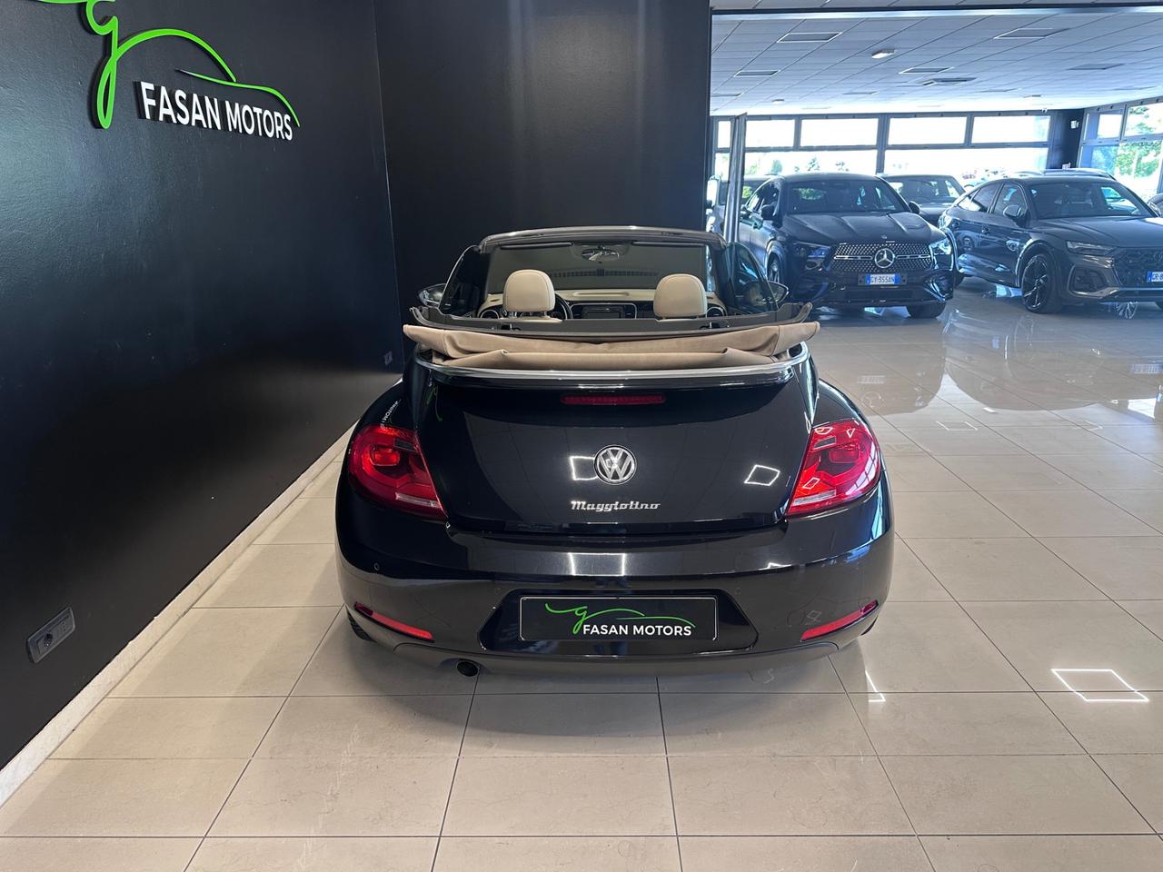 Volkswagen Maggiolino Cabrio 1.6 tdi Design 105cv dsg