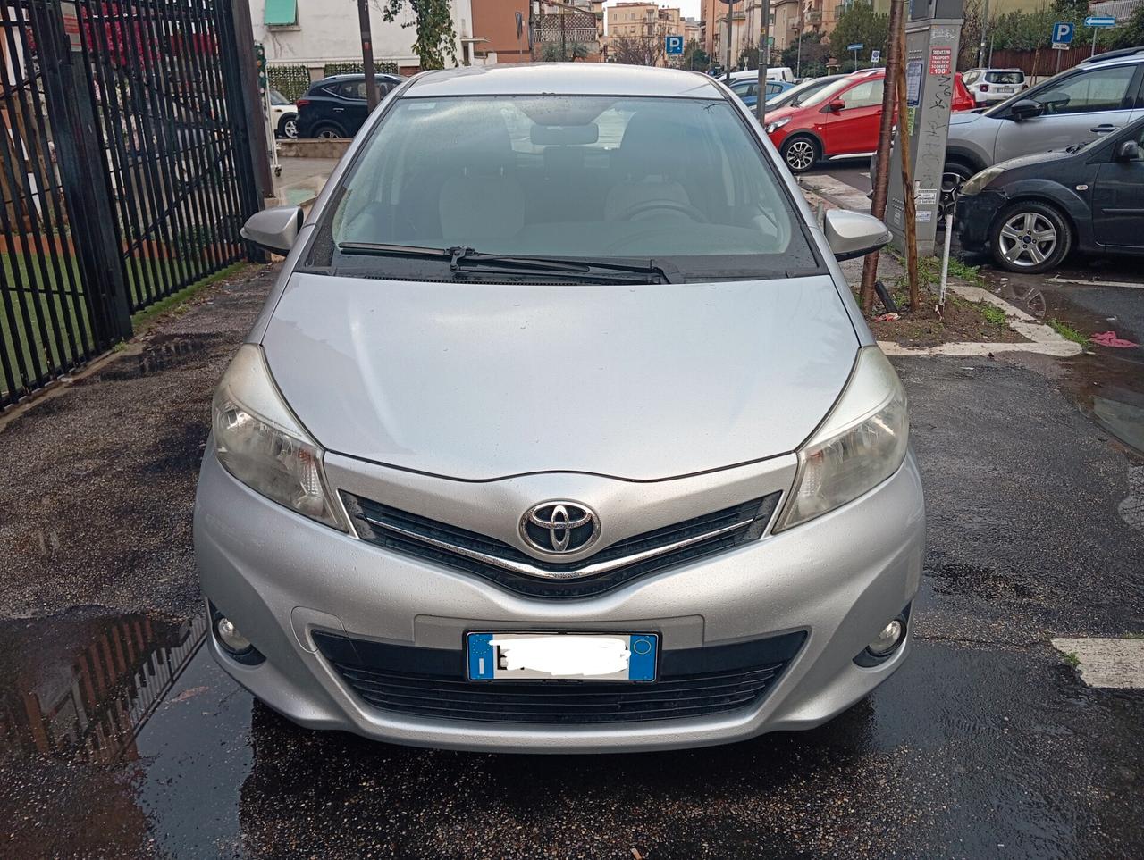 Toyota Yaris 1.0 Lounge offerta del mese