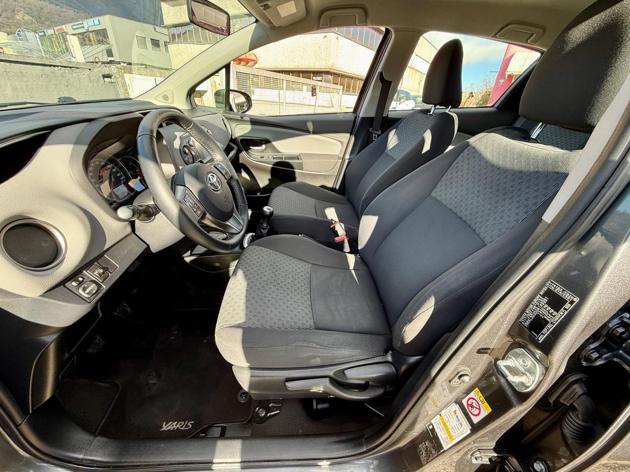 Toyota Yaris 1.0 5 porte Lounge 2015 OK NEOPATENTATI