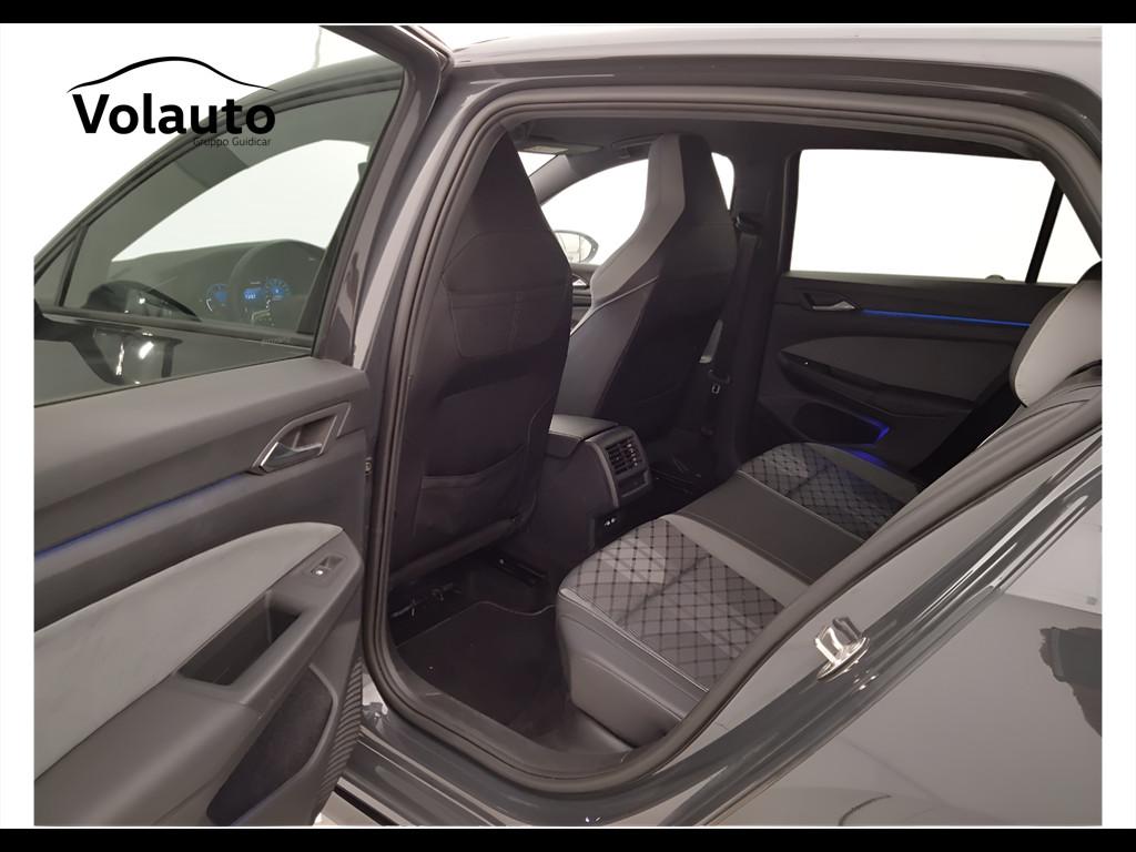 VOLKSWAGEN Golf VIII 2020 - Golf 2.0 tdi R-Line 150cv