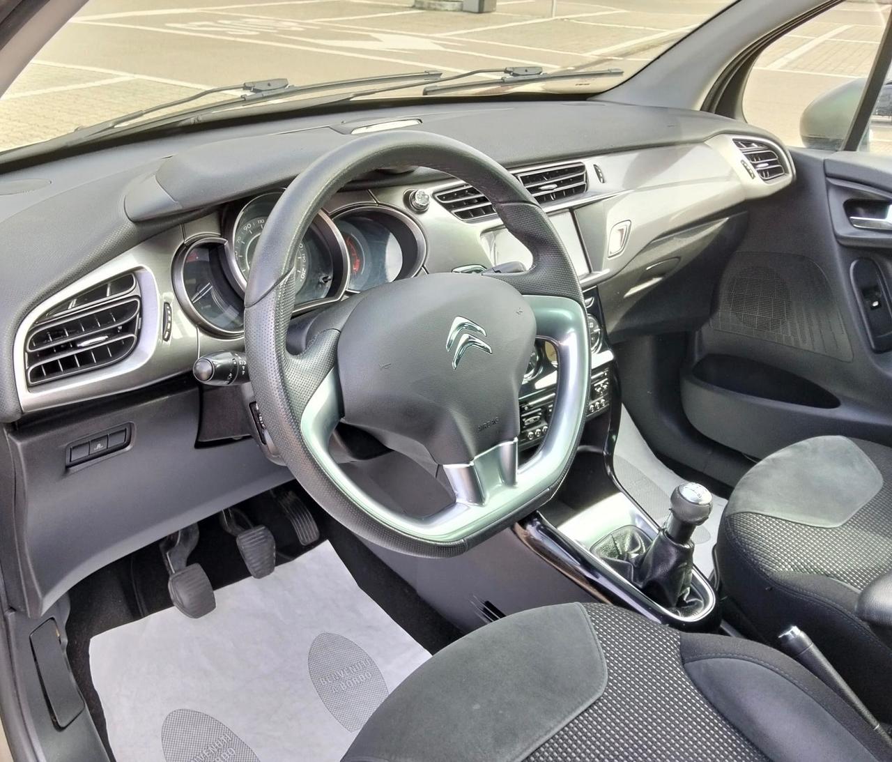 Citroen C3 1.4 HDi 70Cv*Panorama*Navi*Cerchi