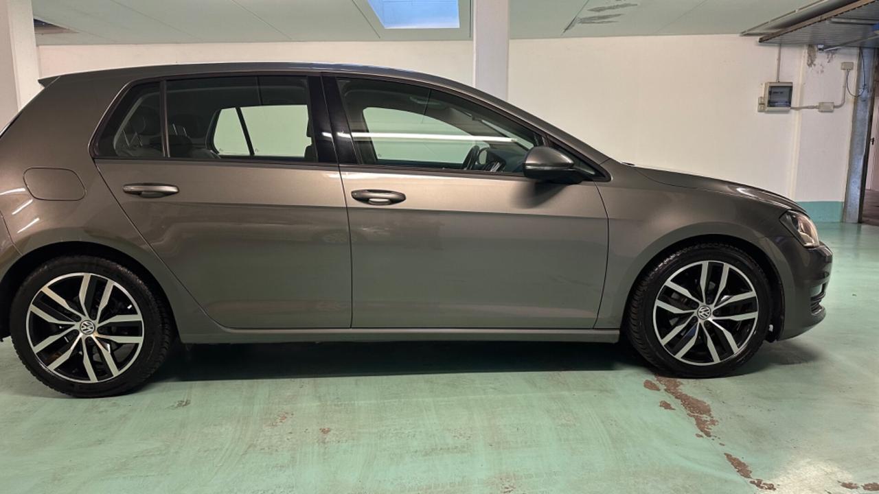 Volkswagen Golf 2.0 TDI 5p. Highline BlueMotion.o.k. neopatentati