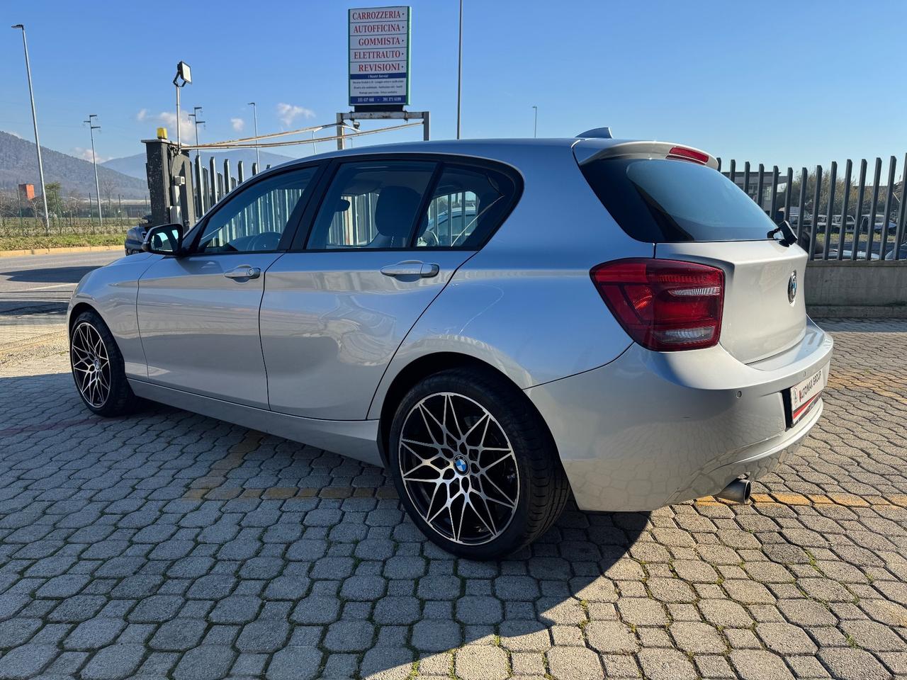 Bmw 116 116d 5p. Urban