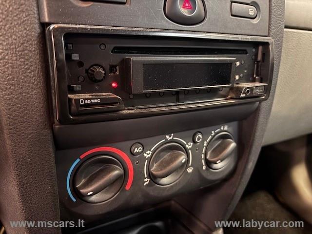 RENAULT Clio 1.4 16V 3p. Expression