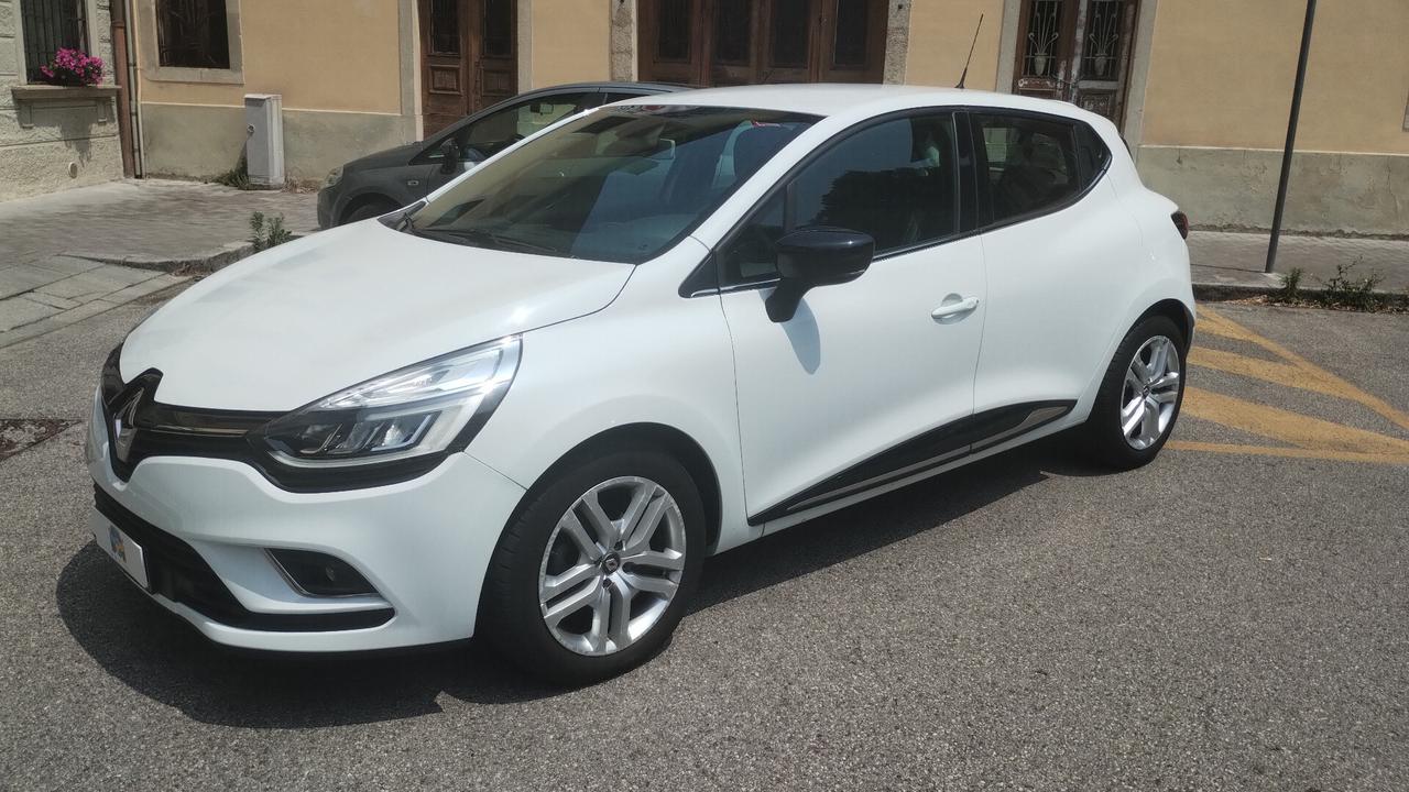 Renault Clio dCi 8V 75 CV 5 porte Moschino Zen NEOPATENTATI