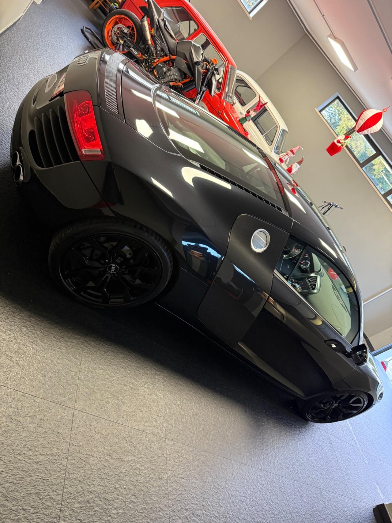 Audi R8 4.2 V8 FSI quattro R tronic