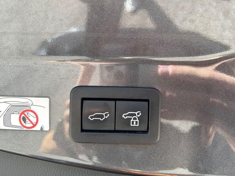 Toyota C-HR (2023-->) 2.0 PHEV Lounge