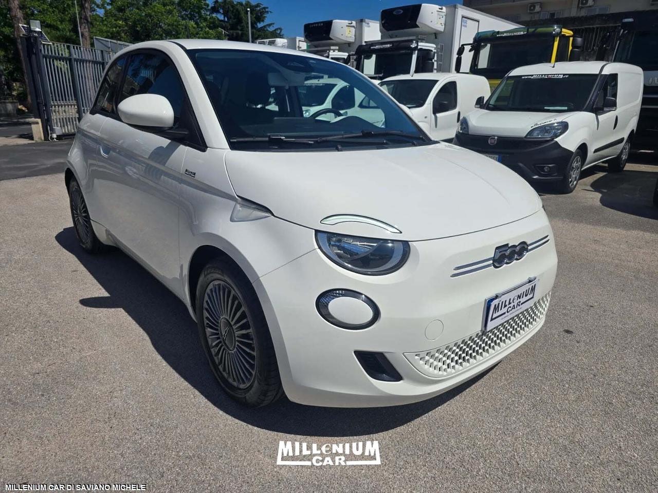 Fiat 500 500e Berlina 42 kWh La Prima