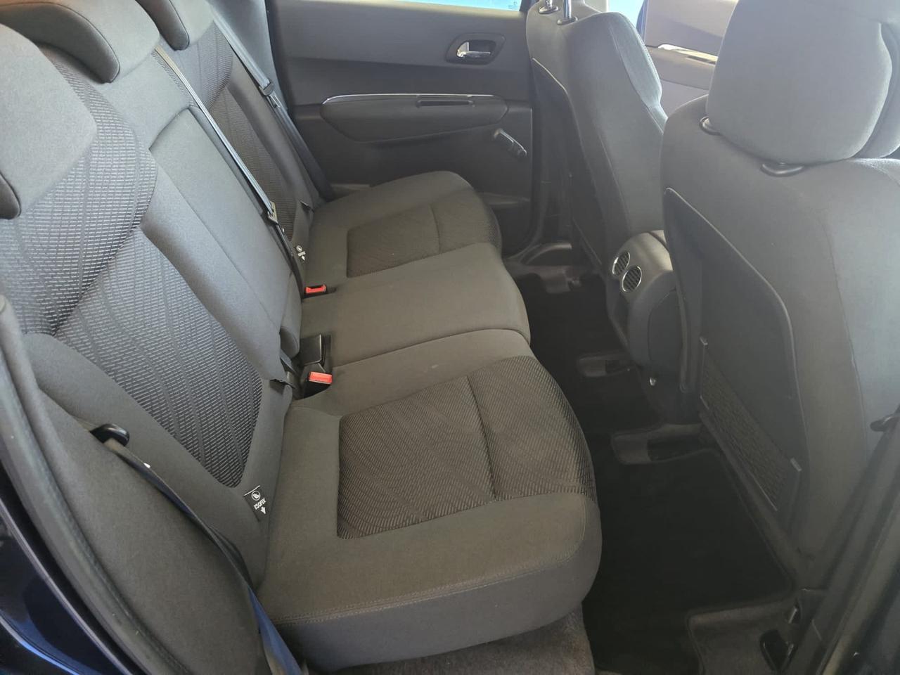 Peugeot 3008 1.6 HDi 115CV Business