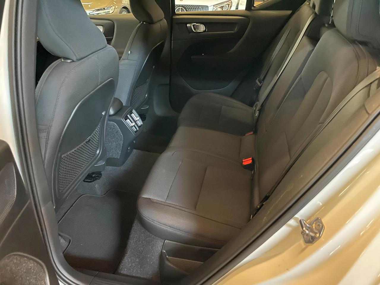 Volvo XC40 T2 Geartronic Momentum Core N1