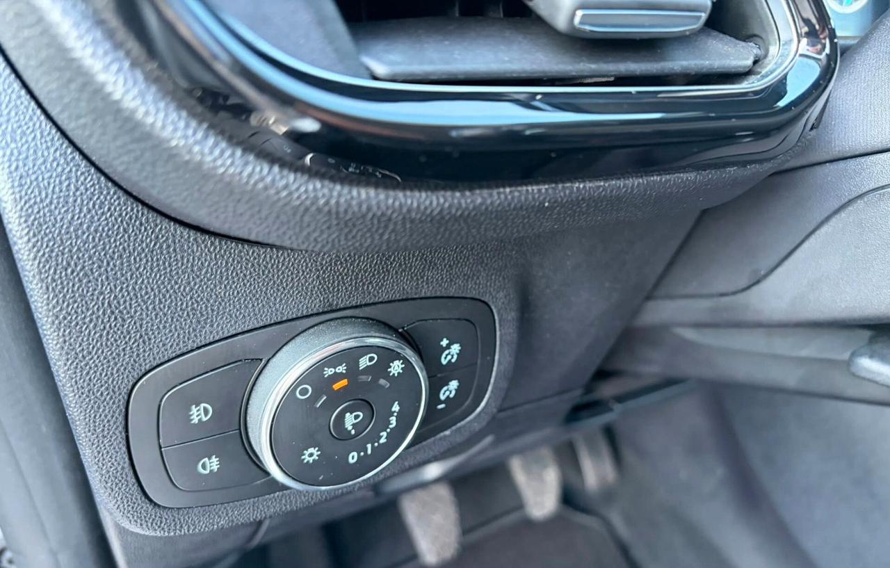 FORD FIESTA TITANIUM 5 PORTE 1.1cc