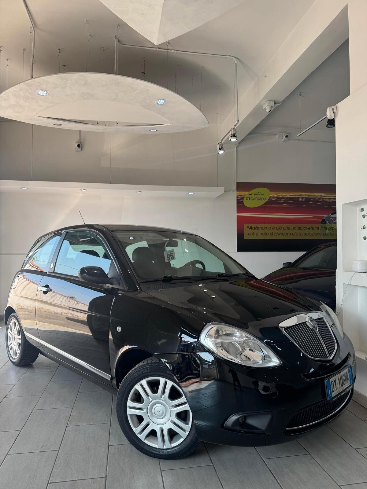 Lancia Ypsilon 1.4 Platino Ecochic GPL