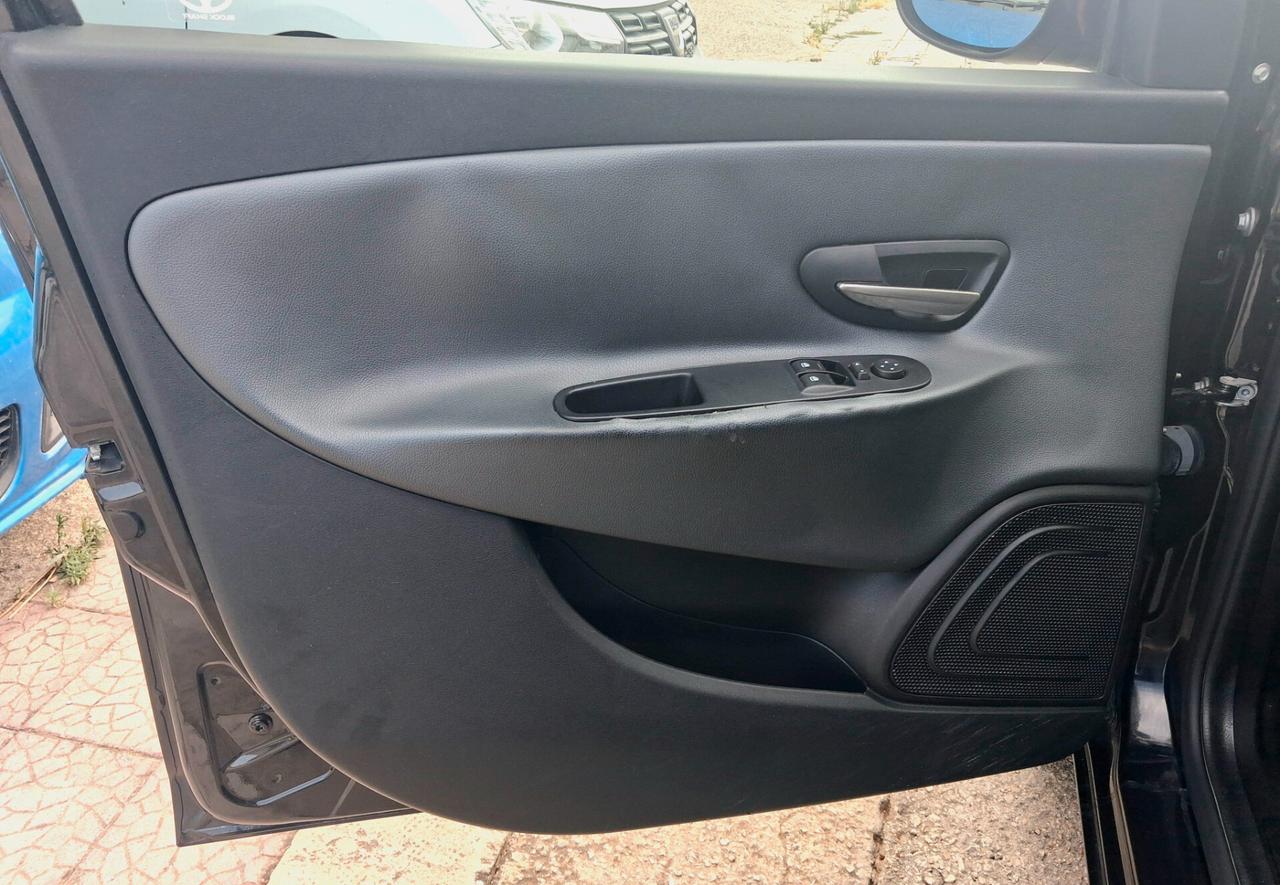 LANCIA YPSILON GOLD 1.2 BENZINA 70CV