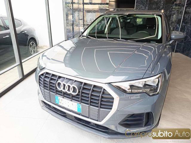 AUDI Q3 35 TDI quattro Business