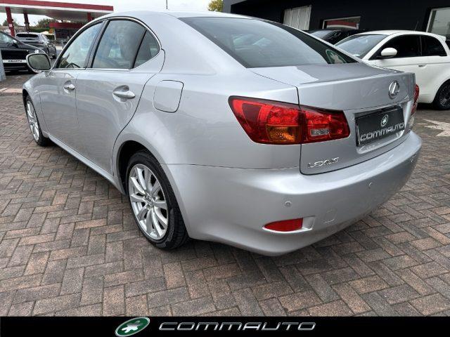 LEXUS IS 220d 2.2 16V Luxury 177 CV